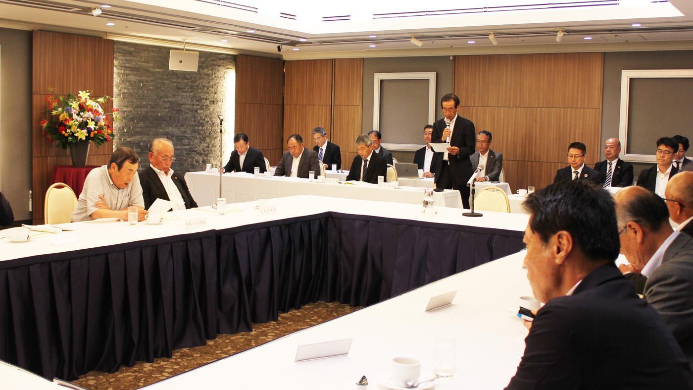 東京都内で開かれた関東生乳販連の総会