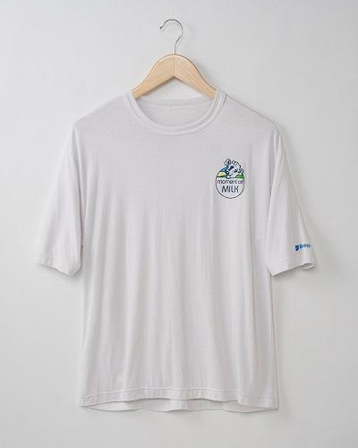 国産脱粉を使用した「moment of MILK」ブランドのTシャツ