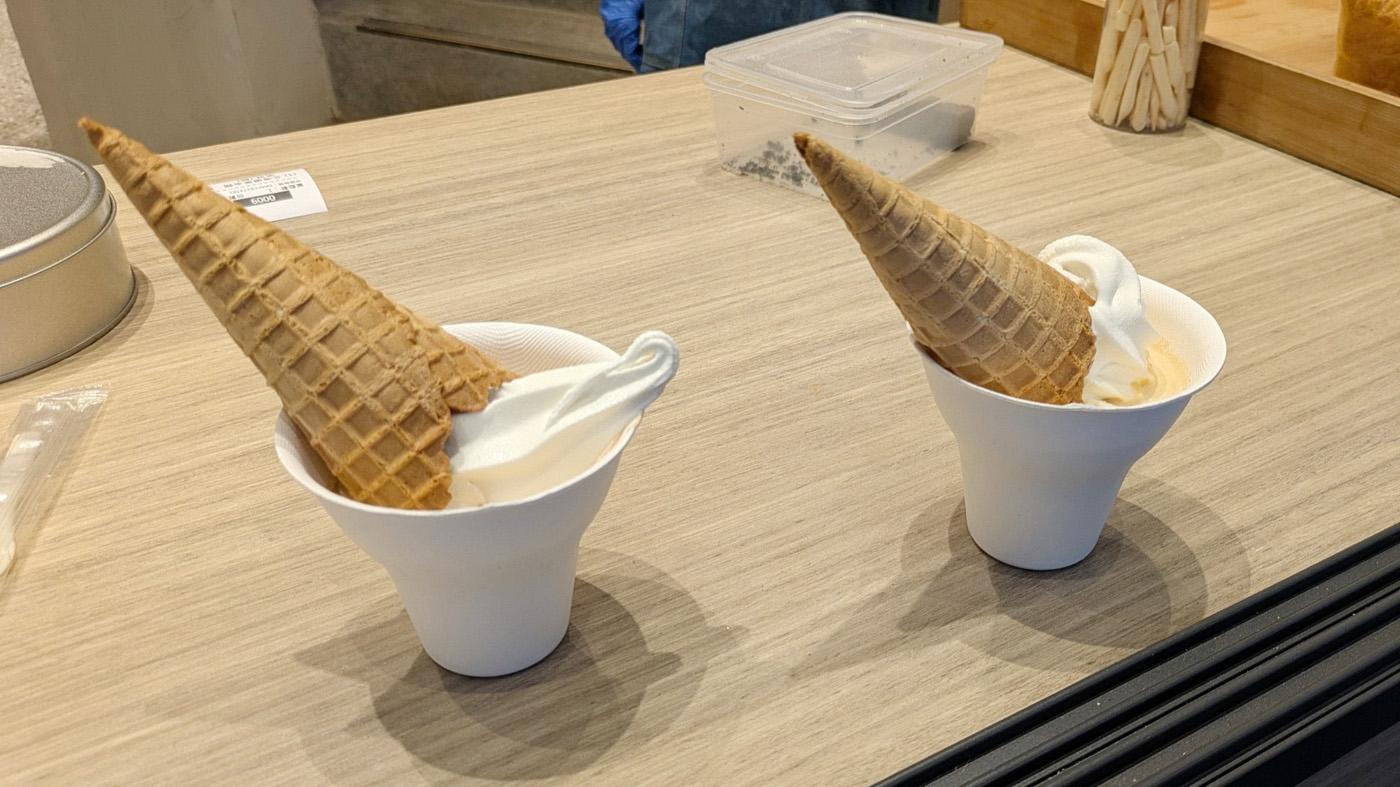 よつ葉のソフトクリームを使用したアフォガート（十分幸福駅で）