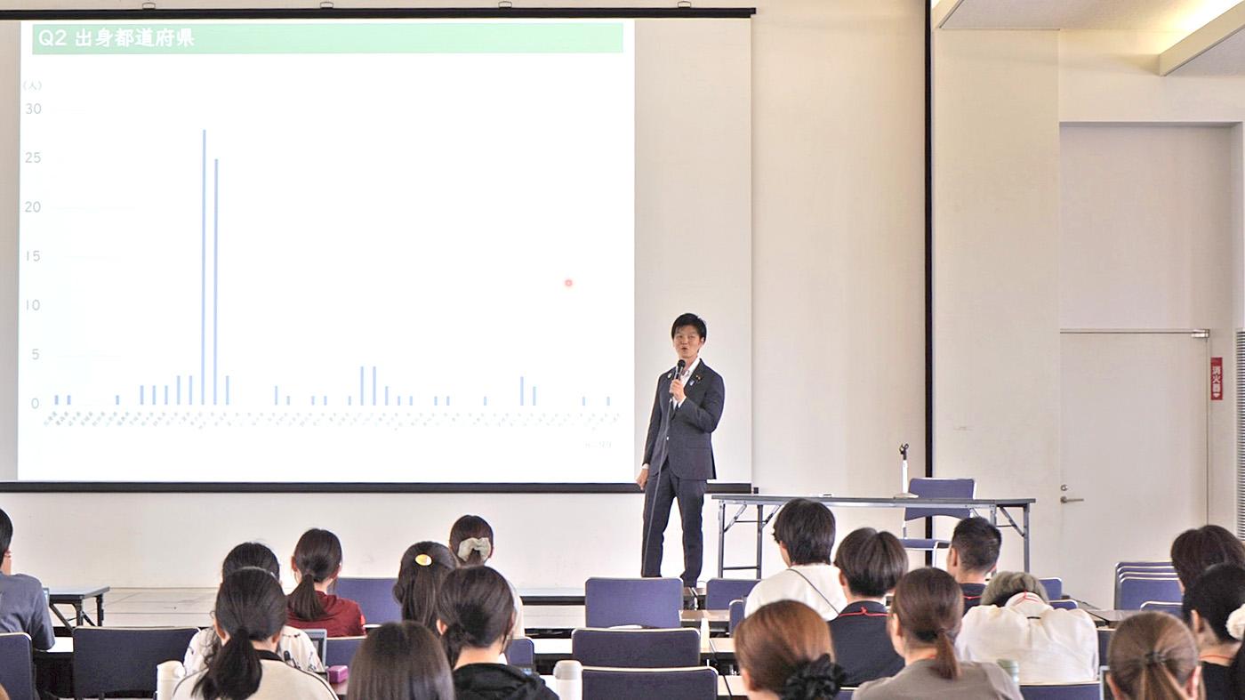 意見交換会に登壇する鈴木大臣