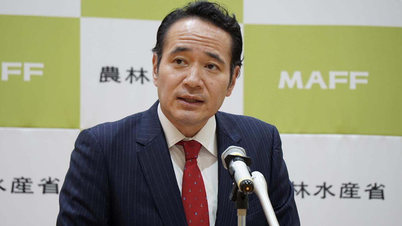 就任会見に臨む簗和生農水大臣